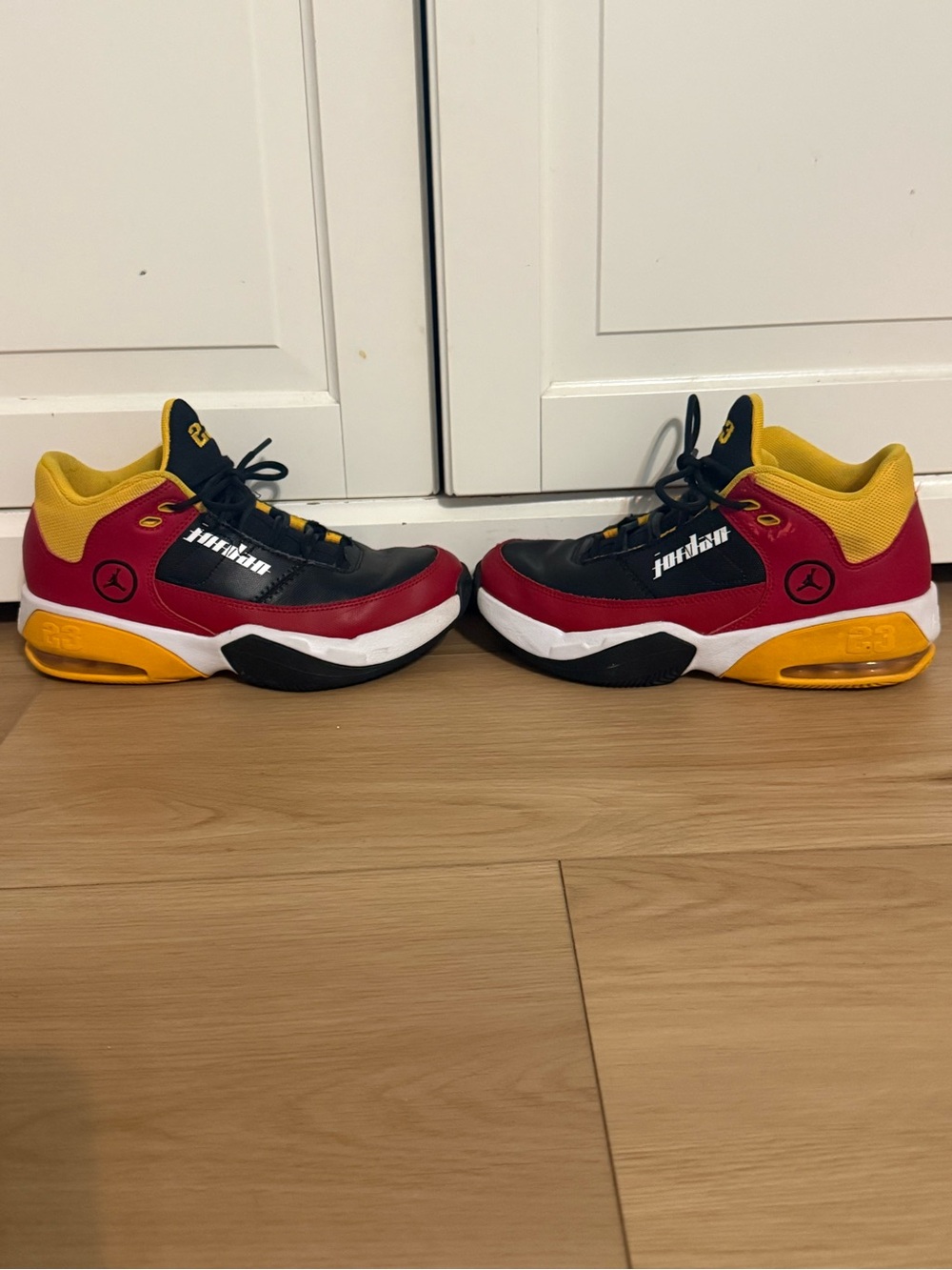 Nike Air Jordan Max Aura 3 GS basketball shoes. Great condition. Size 5.